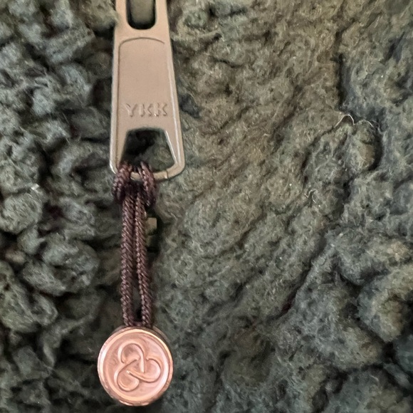 Zella vest with side pockets - Picture 3 of 4